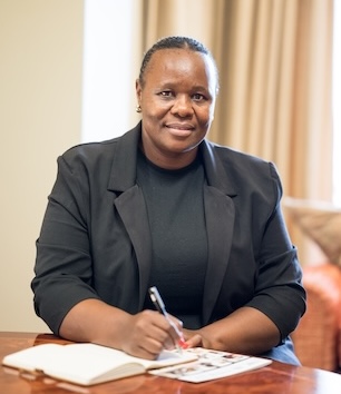 Gugu Shozi